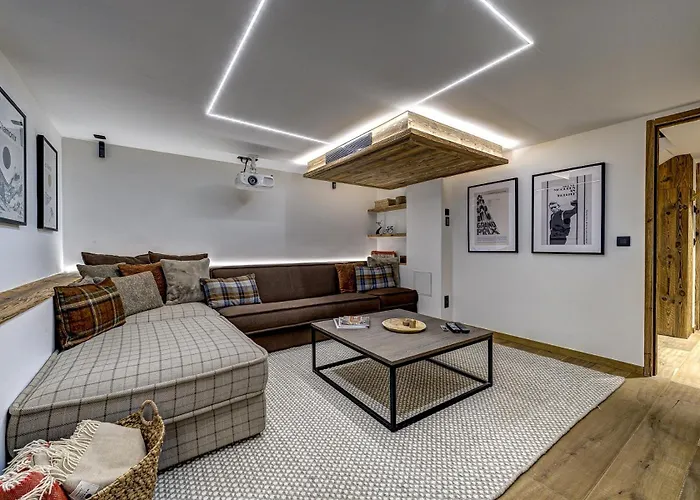 Chalet Green Forest